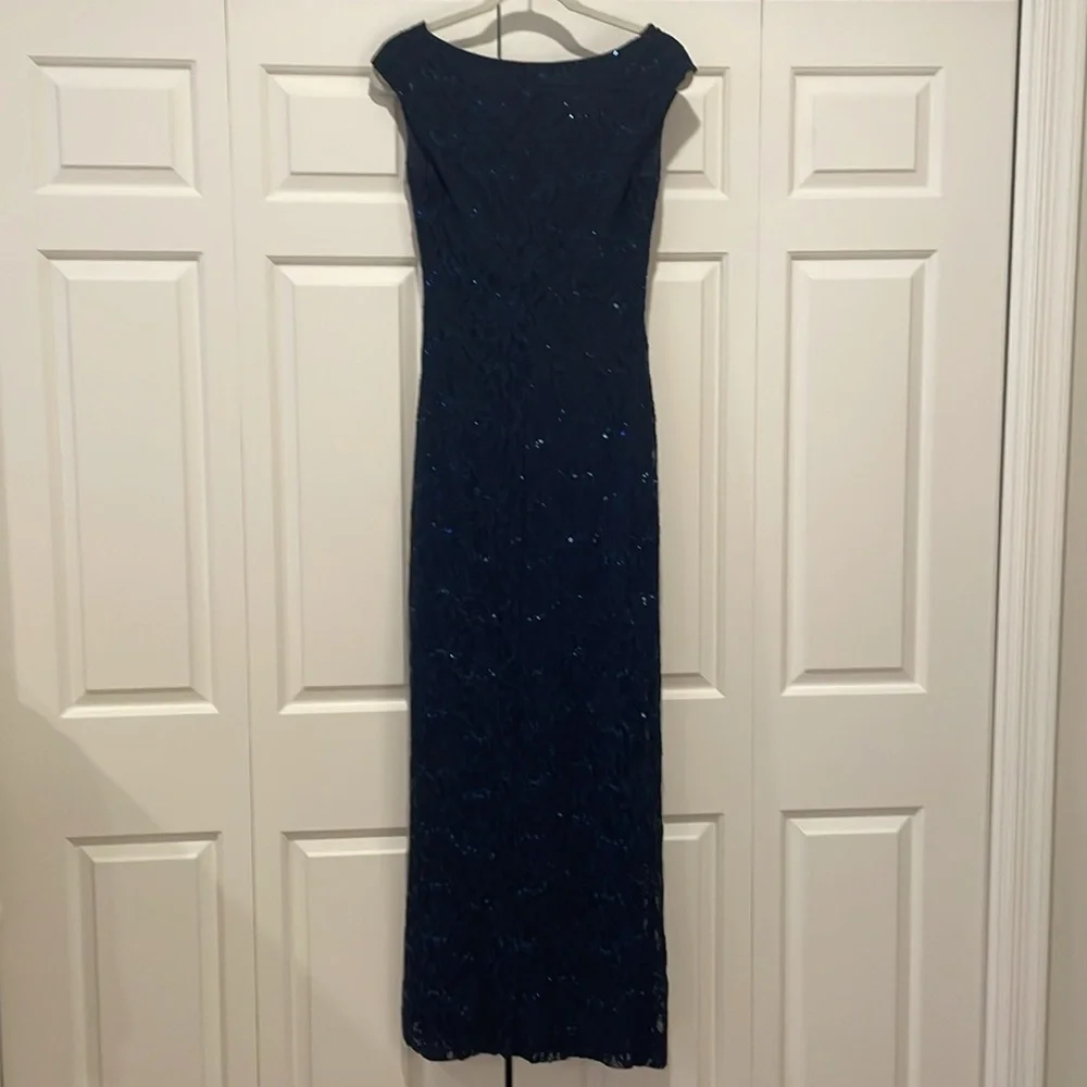 LAUREN - RALPH LAUREN EVENING.  Navy lace and sequin long gown - Picture 5 of 8